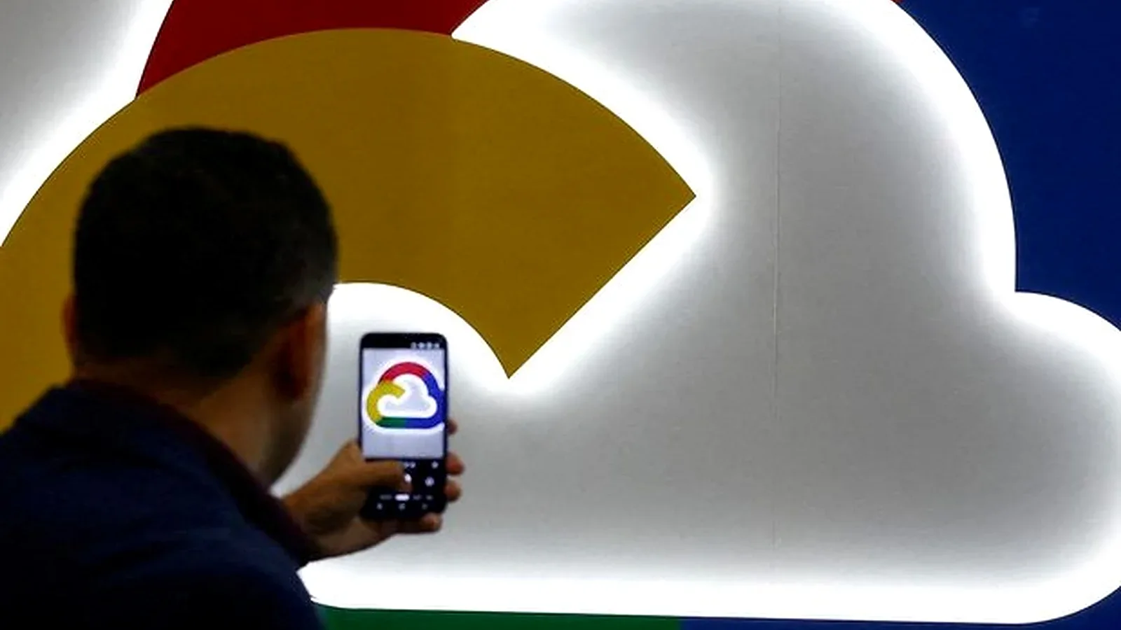 Falla de Google Cloud golpea sistemas de pago en Europa y deja a usuarios sin transferencias ni retiros