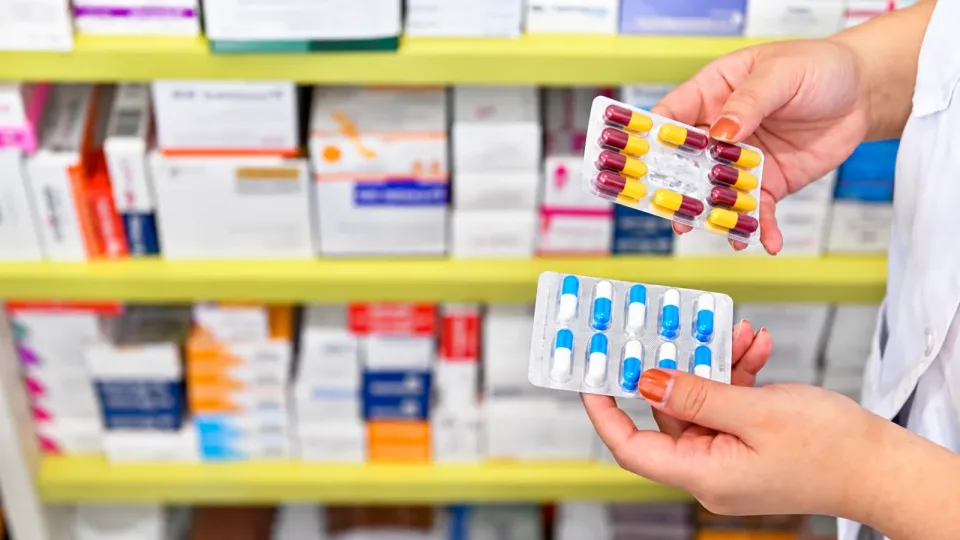 Colegio Médico alerta por escasez y calidad de medicamentos en Tarija