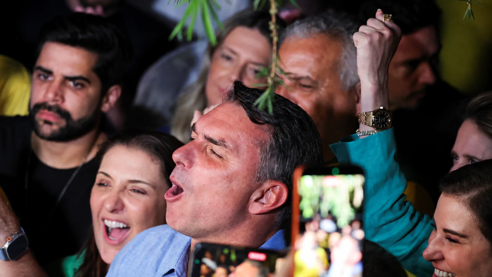 El real brasileño sube frente al dólar tras el triunfo de Flávio Bolsonaro en la primera vuelta