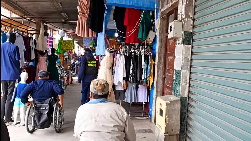 Recorrido desnuda las barreras de Yacuiba: personas con discapacidad exigen rampas y aceras libres para poder movilizarse