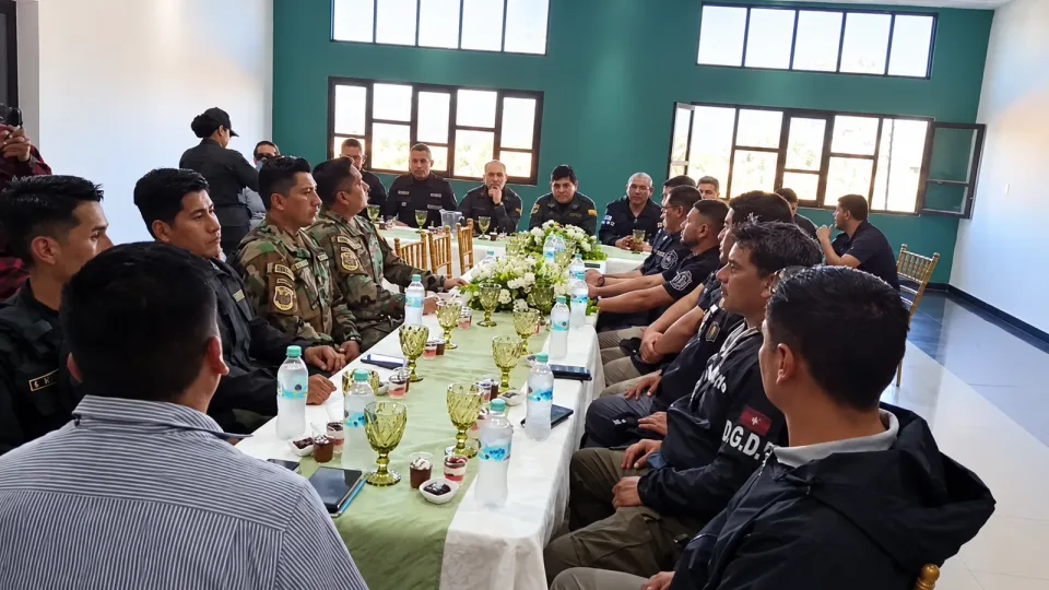Bolivia y Argentina refuerzan la frontera: policías coordinan acciones contra narcotráfico, abigeato y robos comando