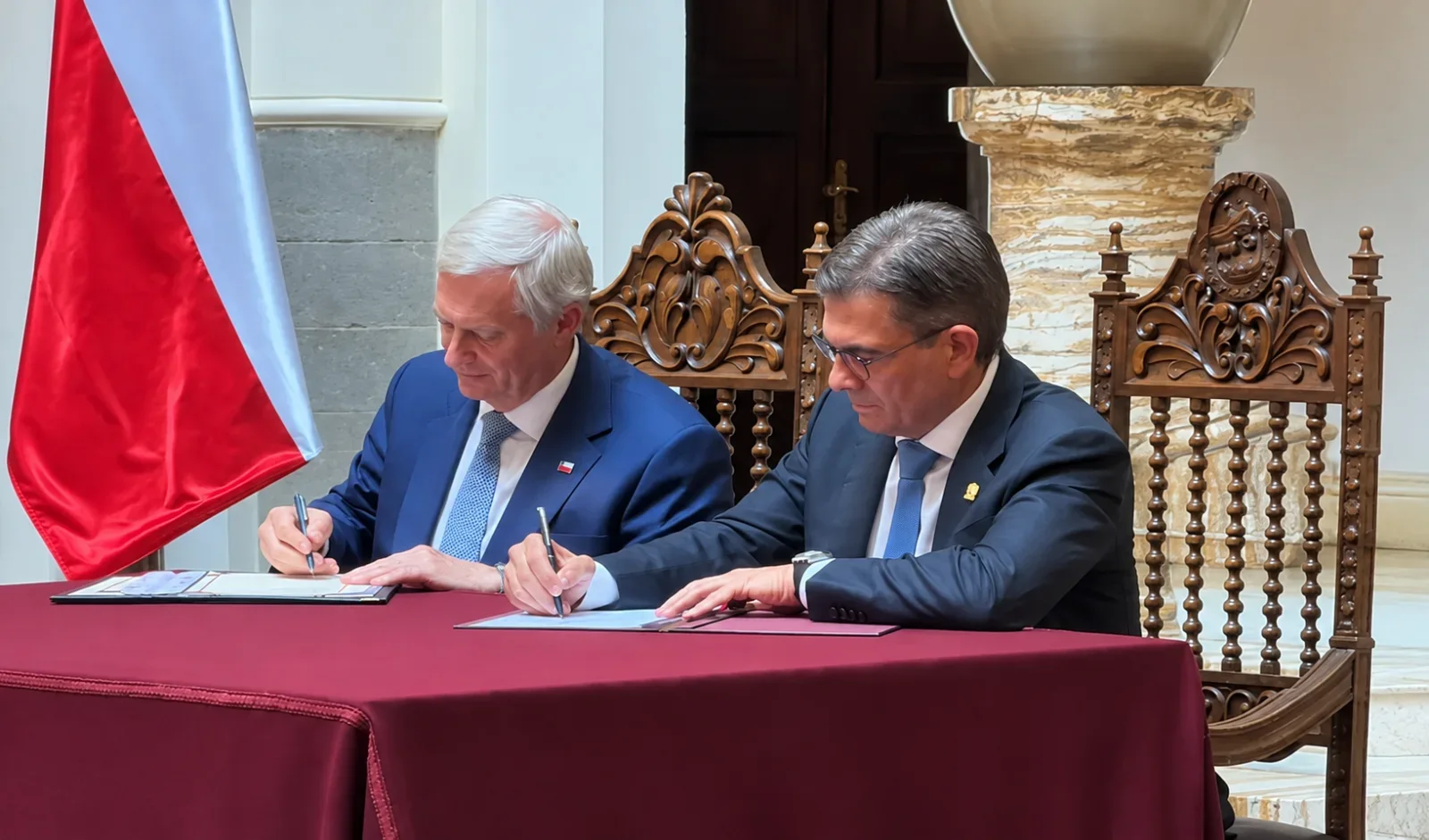 Bolivia y Chile reactivan la agenda comercial y perfilan interconexión energética y digital